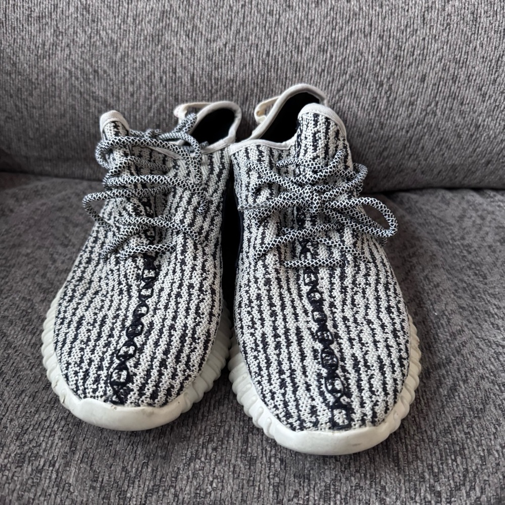Y eezy 350 v1 Turtle Dove Men’s Sz 8.5 Good Condition Sample